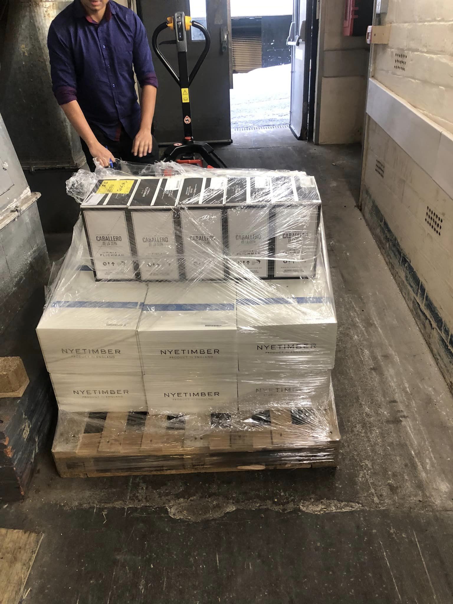 Pallet wine delivery service in London